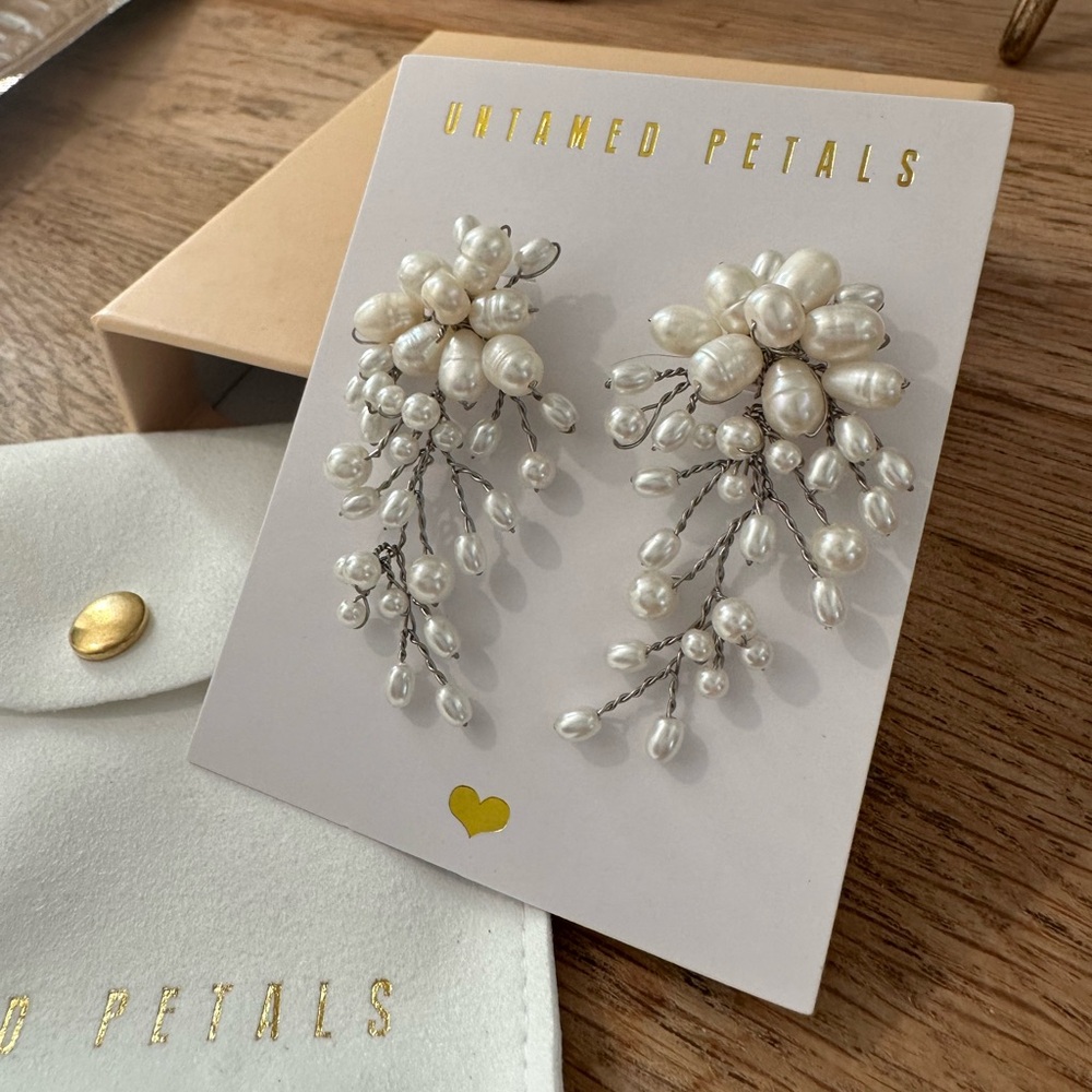 UNTAMED PETALS Earrings ‘Moore Earrings’